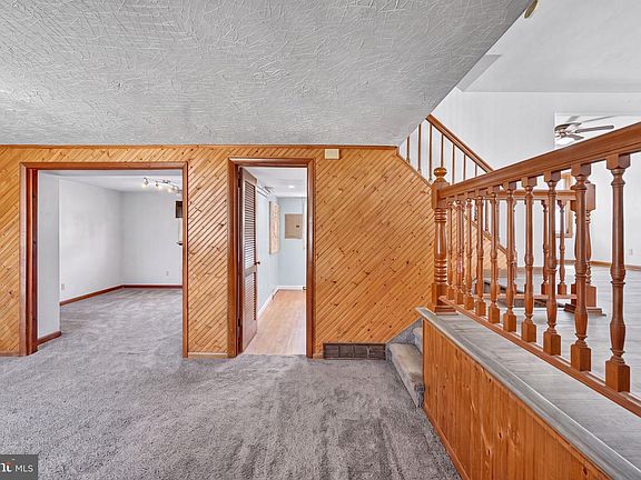 5th image of 1301 Greentree Rd