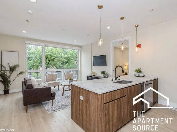 3045 W Irving Park Rd #406