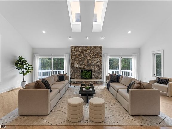 5th image of 101 Rippling Brook Way