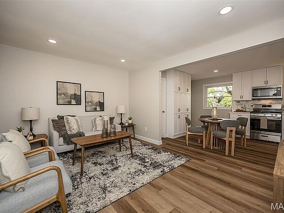 5th image of 664 Greenhurst Ct