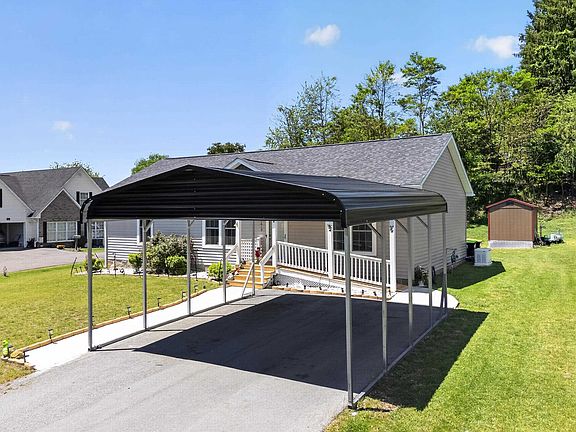 3rd image of 1619 Smith Ln