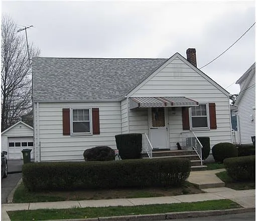 760 Hommann Ave photo 1