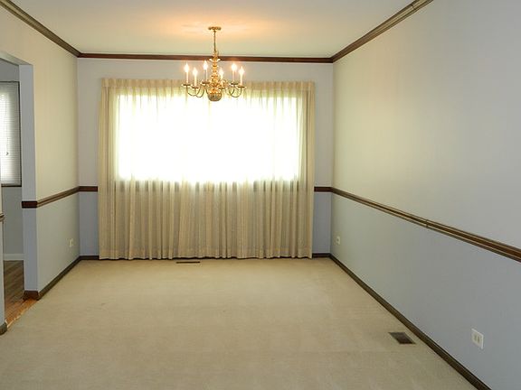 5th image of 4015 Victoria Dr