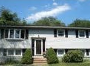 8 Macomber Rd, Gloucester, MA 01930