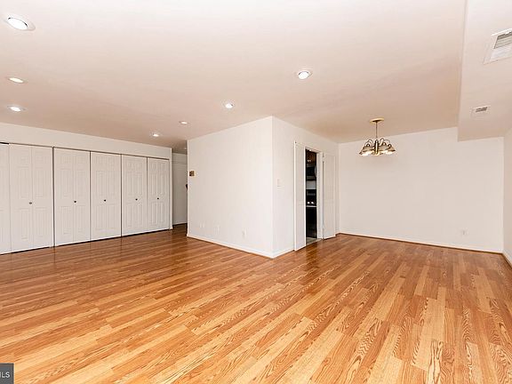 2nd image of 3100 S Manchester St APT 1037