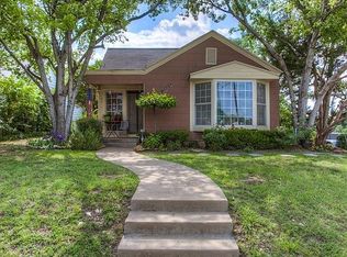 2900 Forest Park Blvd, Fort Worth, TX 76110