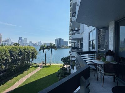 3530 Mystic Pointe Dr APT 512, Aventura, FL, 33180