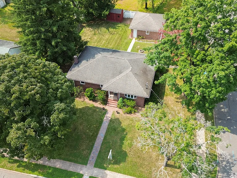 38 Carlson Ct — Photo 23