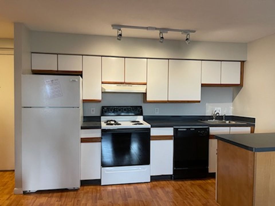 1st image of 10 Roberts St APT 21
