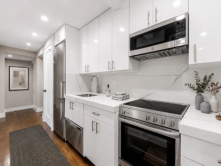 72 Carmine St #3E — Photo 3