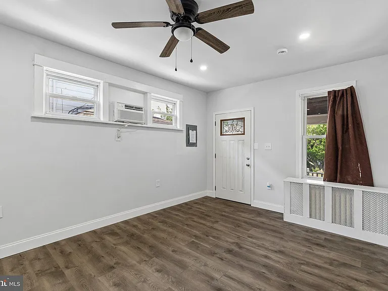 124 Lexington Ave #1 — Photo 4