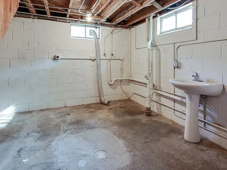 6020 Franklin St — Photo 21