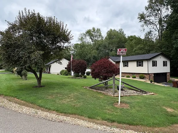725 Niagara Trl, Mercer, PA 16137