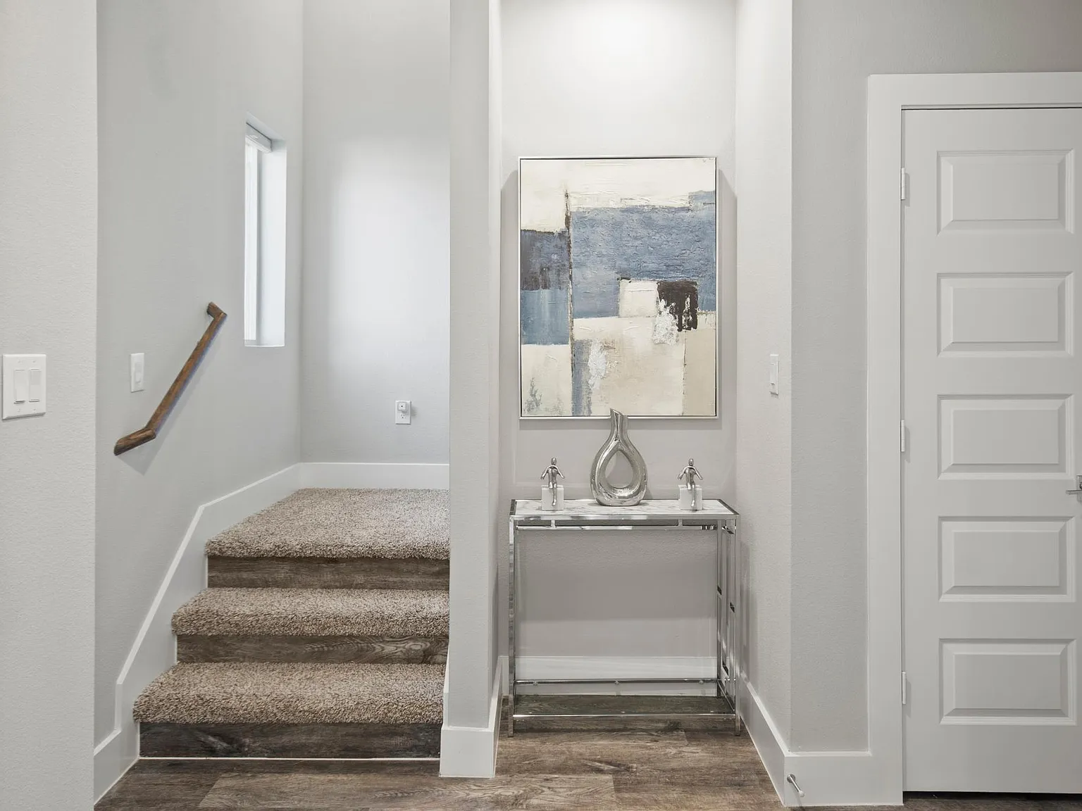 702 N Plano Rd — Photo 4