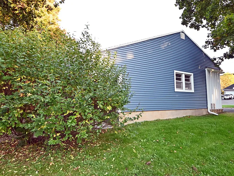 56 West St — Photo 78