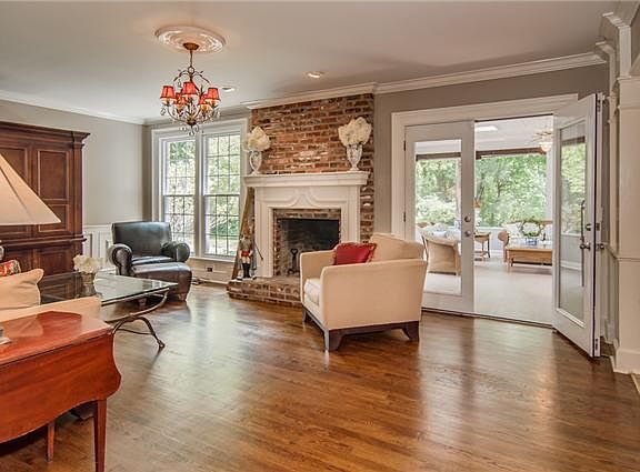 5th image of 173 Riverwood Dr