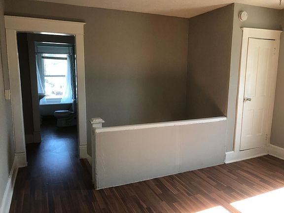 5th image of 1225 N Oxford St