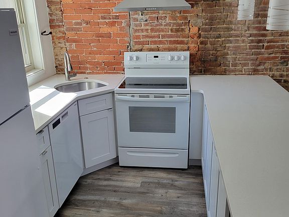 4th image of 604 E Girard Ave Unit 3