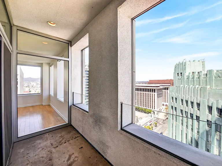 3810 Wilshire Blvd #1405 — Photo 29