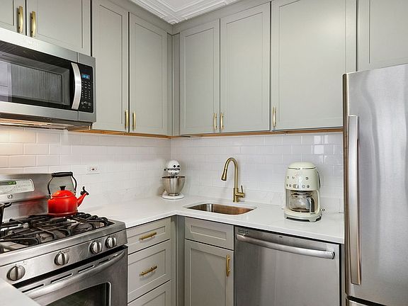 3rd image of 340 E 93rd St APT 6C