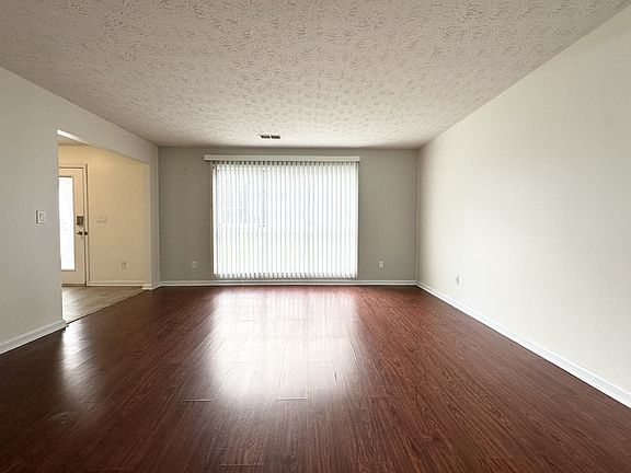 5th image of 577 Ravinia Way