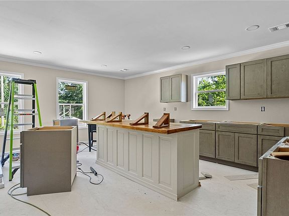 2nd image of 110 Circlewood