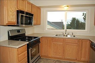 5th image of 1310 Humphrey Ave W