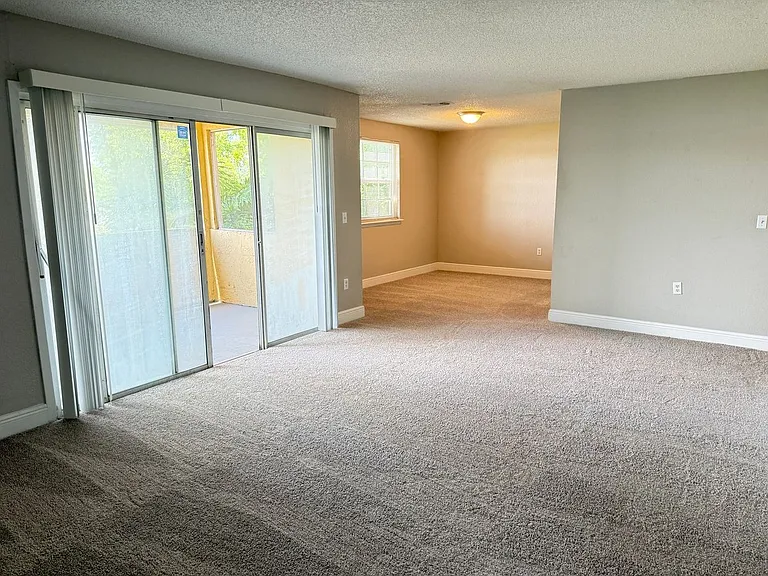 4022 Versailles Dr #C — Photo 6