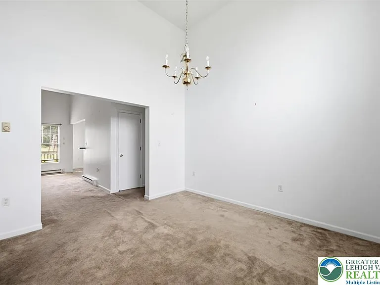 86 Northpark Dr E — Photo 22
