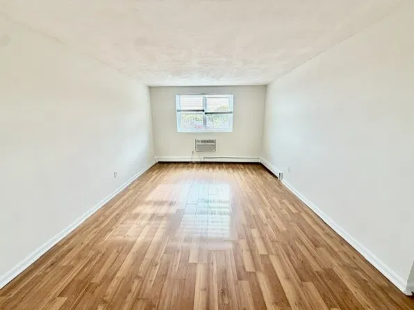 80 Cambridge Rd, Woburn, MA