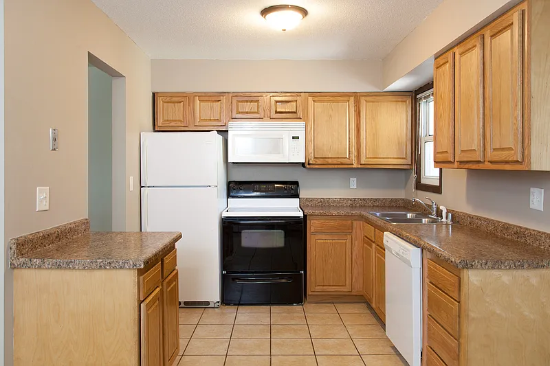 2 bed, 1.0 bath, $1,549 — Photo 1