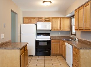 637 13th St S APT 25, Hudson, WI 54016