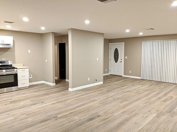 4th image of 2233 N Whitewater Club Dr
