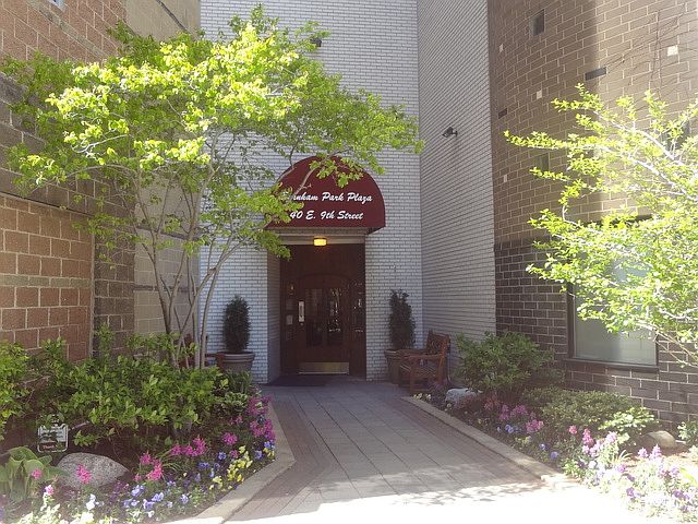 1st image of 40 E 9th St APT 403