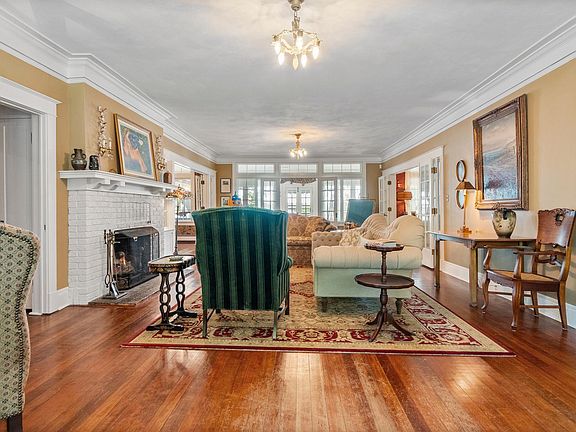 5th image of 3307 N Nokomis NE