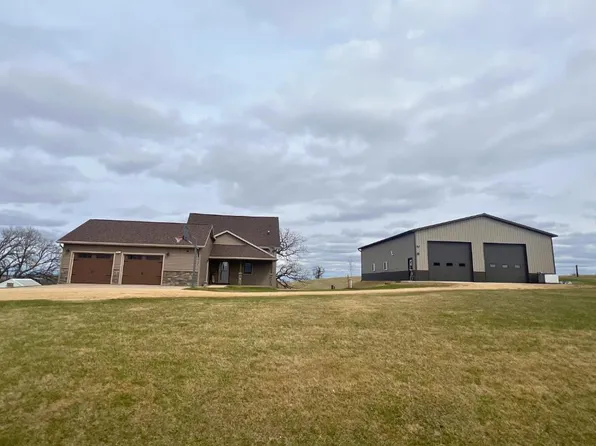4775 Antoine Road, Mineral Point, WI 53565