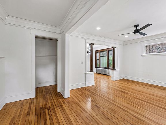 4th image of 2121 Harriet Ave