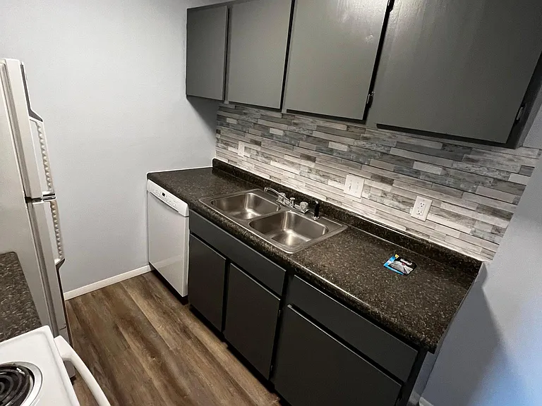 1221 Talcott Ave #B3 — Photo 1