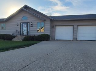 204 S Monroe St, Monona, IA 52159