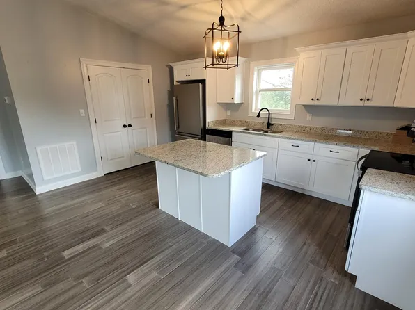 1805 Holland Rd, Scottsville, KY 42164