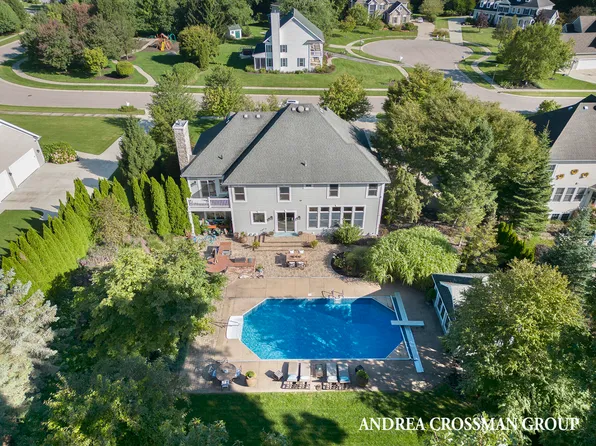 2746 Sanctuary Dr, Stevensville, MI 49127