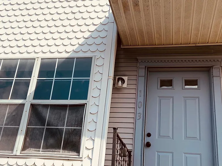 103 Britain Ct — Photo 2