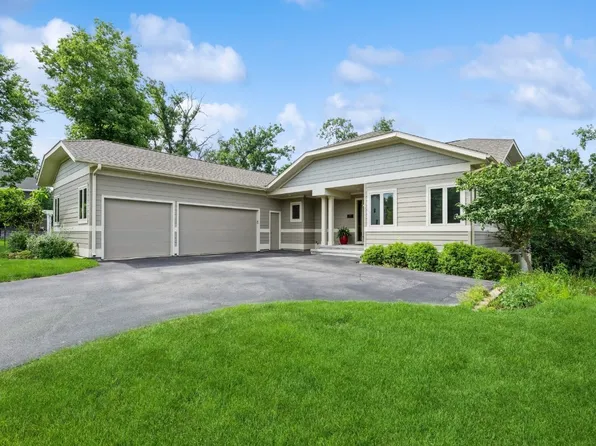 4367 Pioneer Trl SE, Cedar Rapids, IA 52403