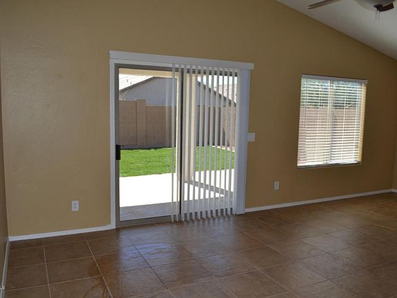 4th image of 465 W Dexter Way