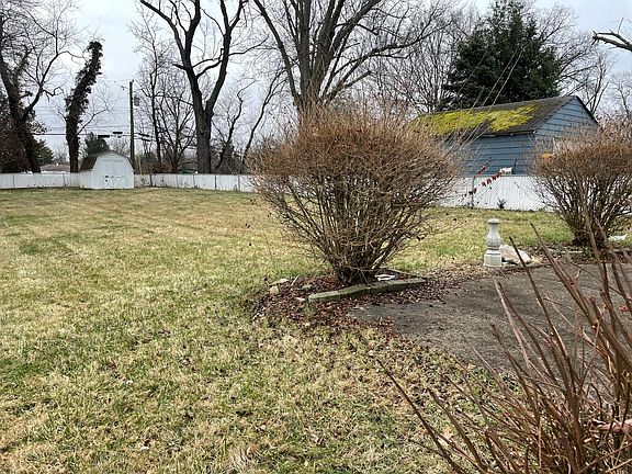 4th image of 7300 Clovernook Ave
