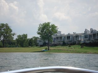 602 Oakbrook Dr, Lewisville, TX 75057