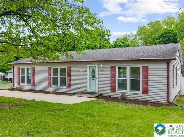 1235 E Main St, Douglassville, PA 19518