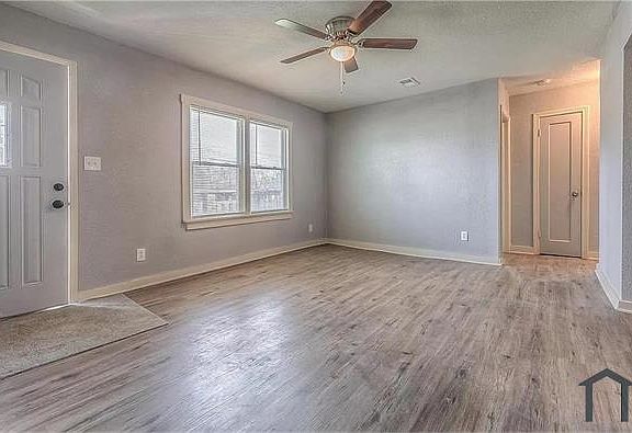 4th image of 7916 Prospect Ave