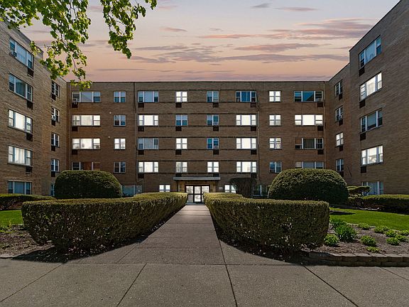 2nd image of 2115 W Farwell Ave APT 404