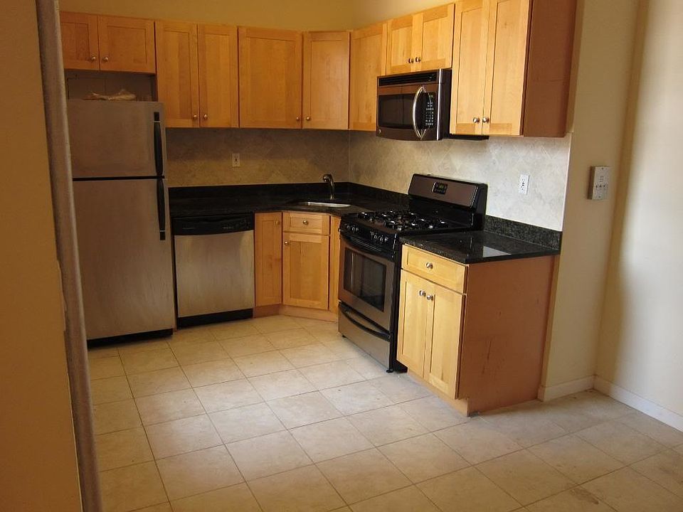 1st image of 2906 24th Ave APT 3R